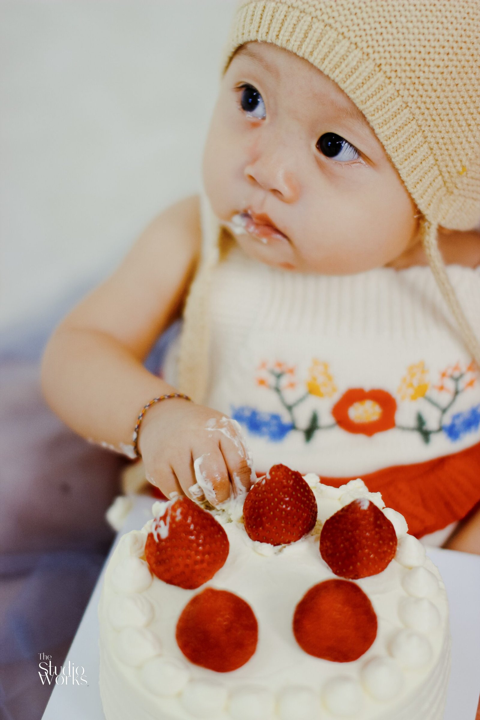 1 Hour Smash Cake Photoshoot + Edit (Home Service)